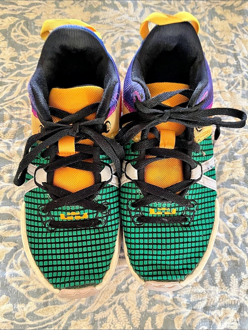 Nike LeBron Witness 8 Sneakers Green & Purple Kids US 5.5